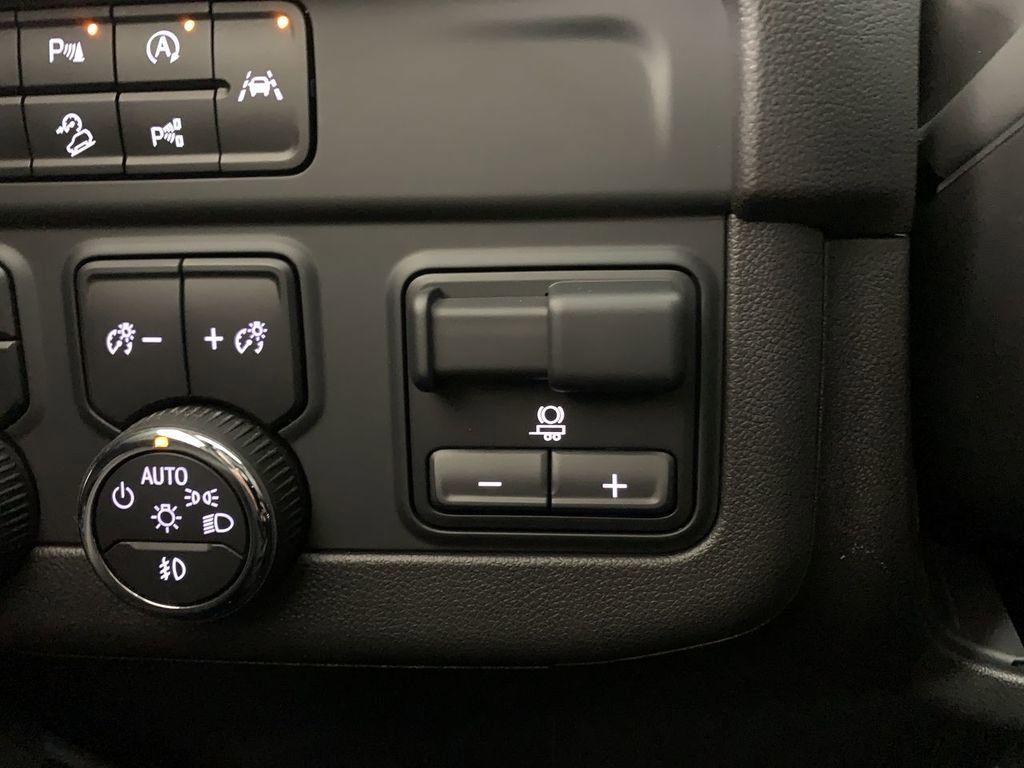 Used 2025 Chevrolet Suburban LT w/ Comfort Package AWD/4WD image 69