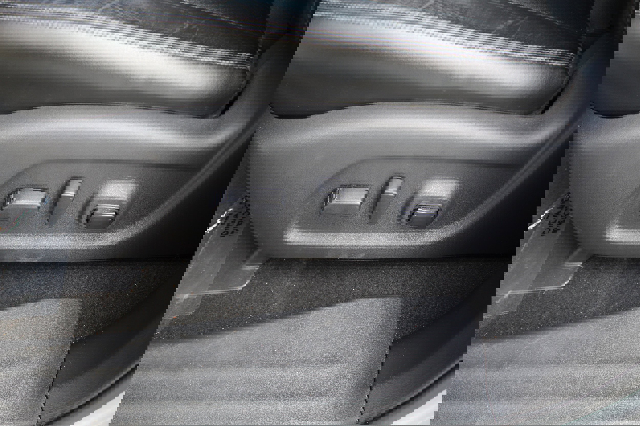 Used 2013 Nissan Pathfinder SL w/ Cargo Pkg image 22