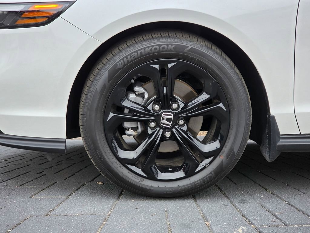 Used 2025 Honda Accord SE image 8