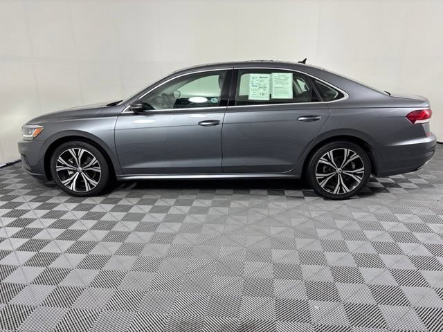 Used 2021 Volkswagen Passat 2.0T SE FWD image 9