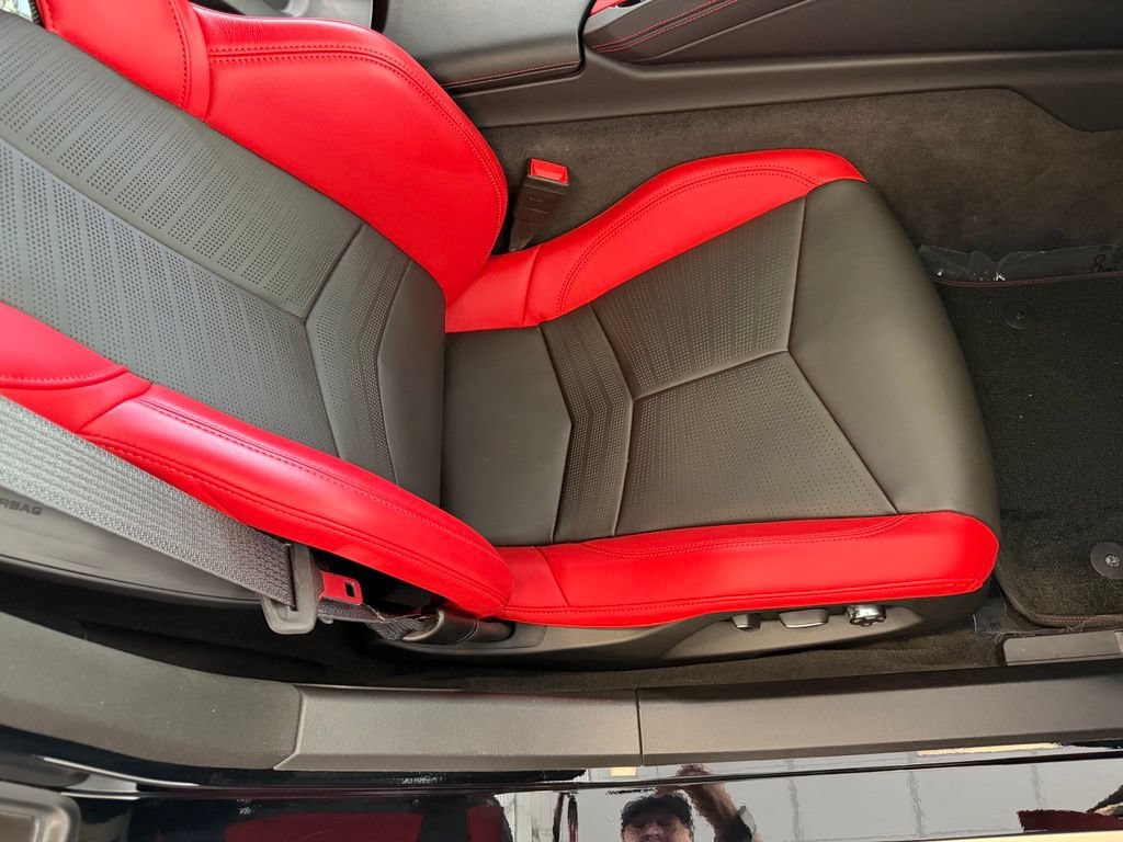 Used 2020 Chevrolet Corvette Stingray Preferred Cpe w/ 2LT Preferred Equipment Group RWD image 18