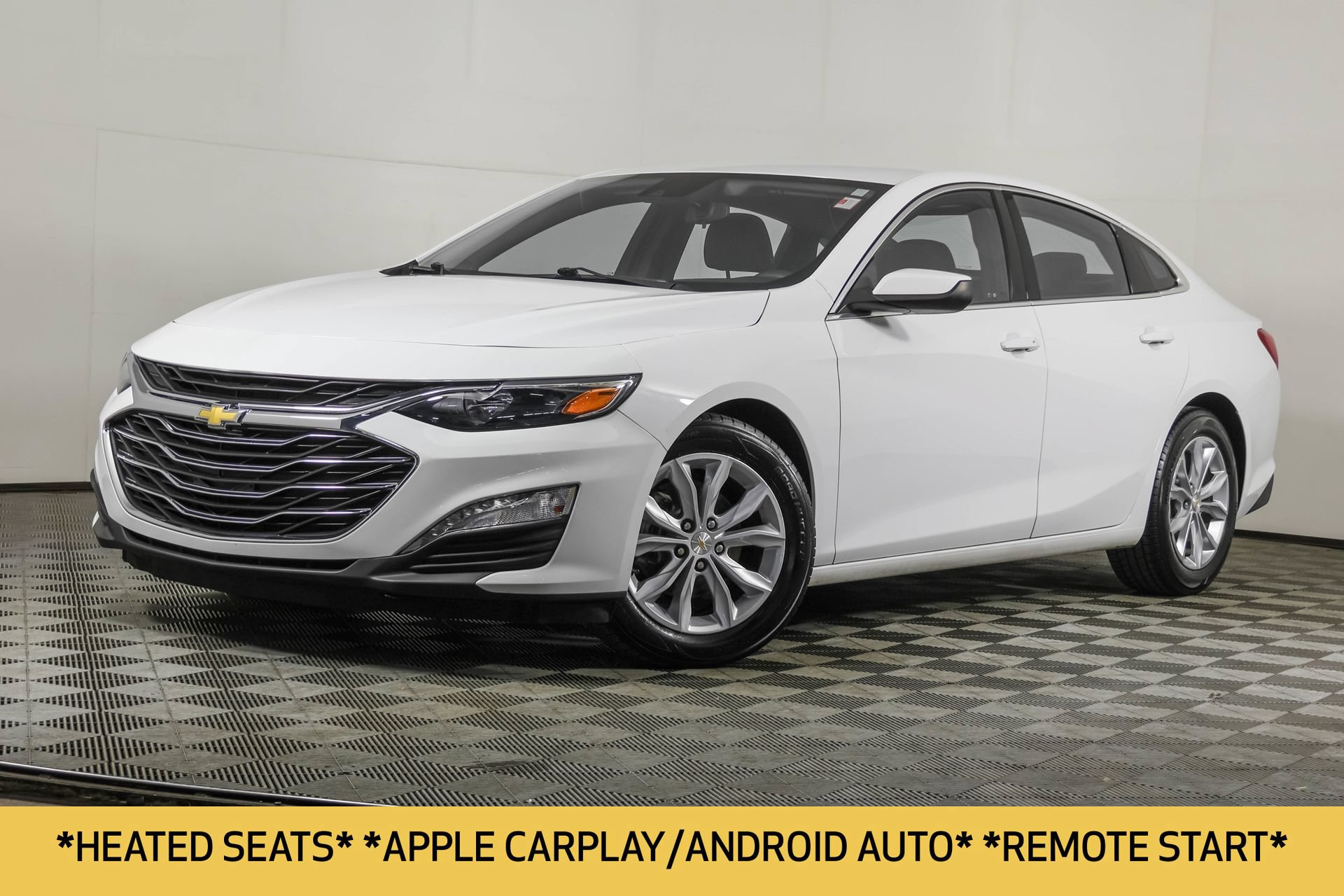 Used 2023 Chevrolet Malibu LT FWD image 2
