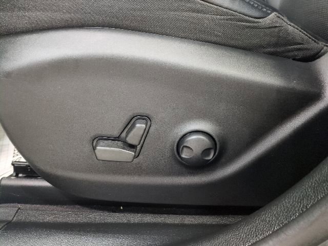 Used 2023 Jeep Cherokee Altitude Lux AWD/4WD image 11