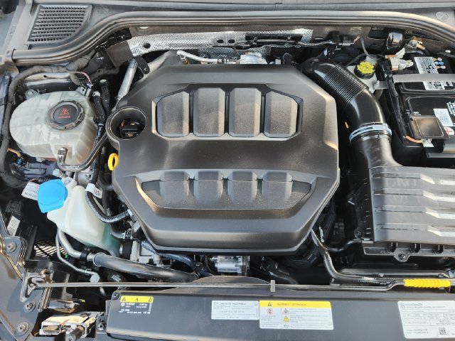 Used 2023 Volkswagen Golf 20th Anniversary Edition AWD/4WD image 24