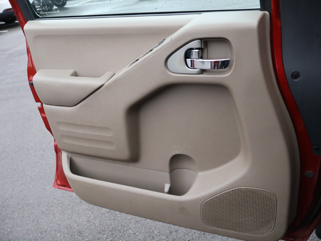 Used 2016 Nissan Frontier SV AWD/4WD image 25