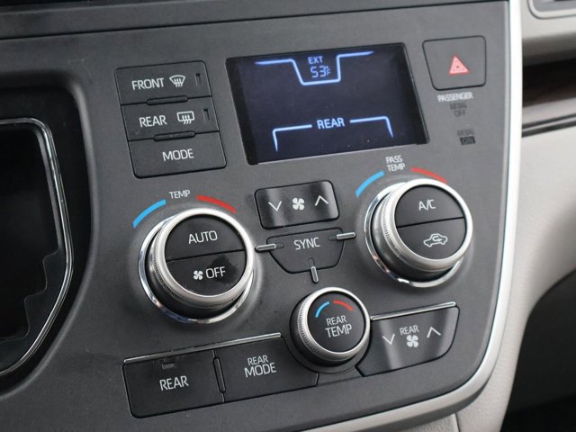 Used 2020 Toyota Sienna XLE w/ XLE Navigation Package FWD image 22
