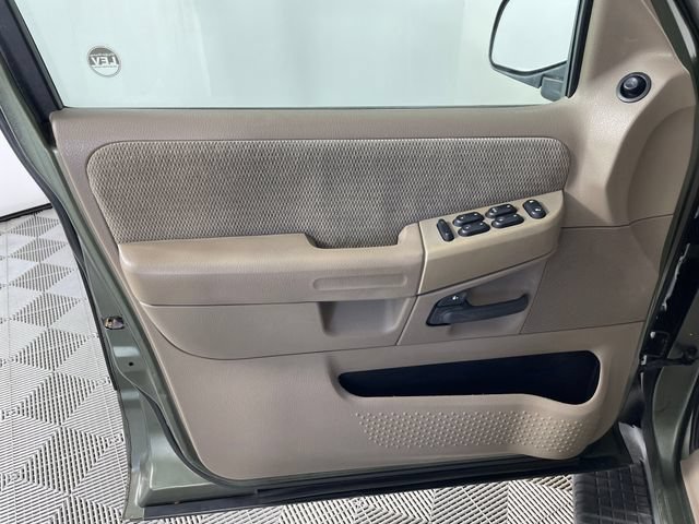 Used 2002 Ford Explorer XLT AWD/4WD image 15