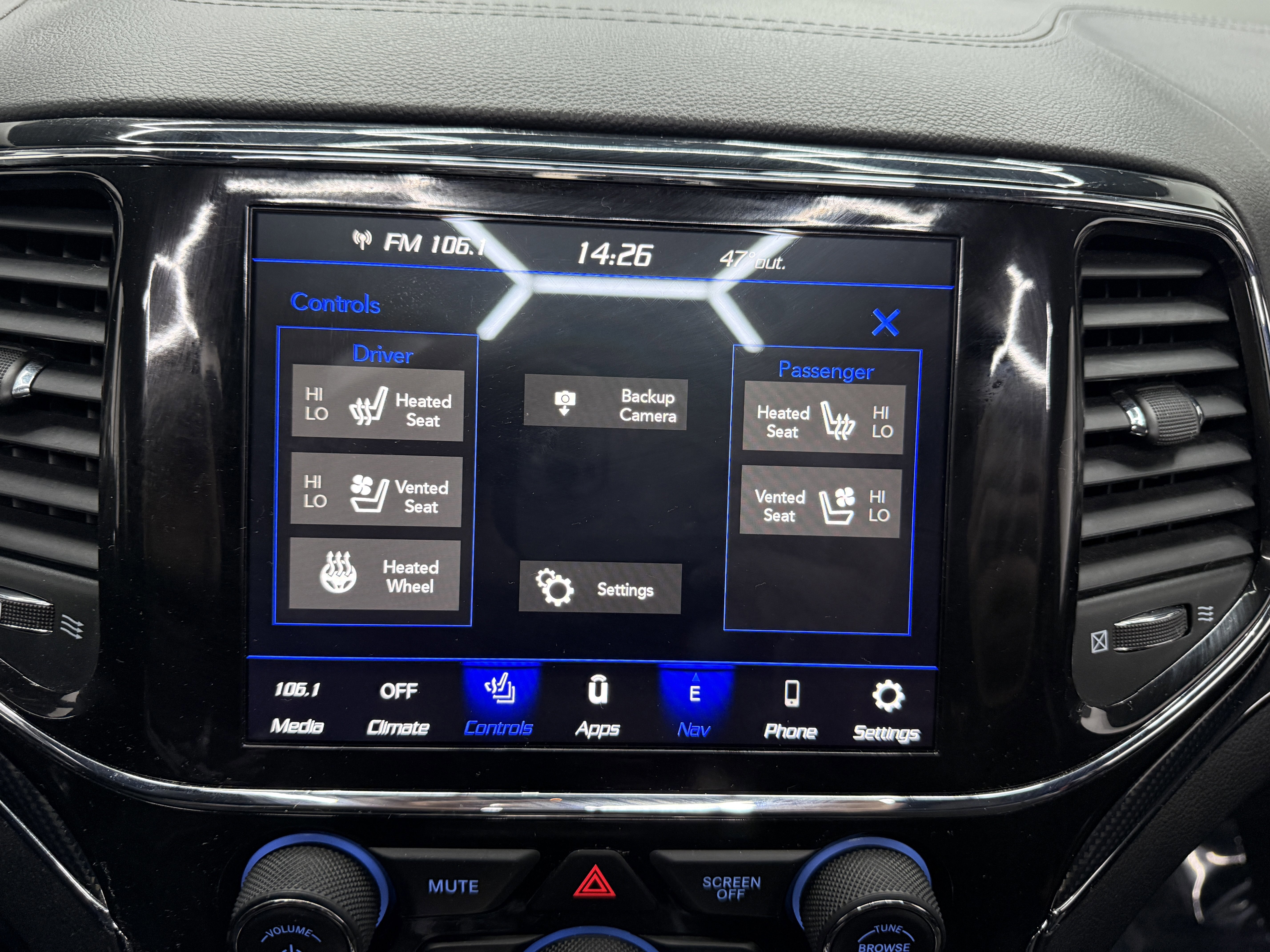 Used 2021 Jeep Grand Cherokee SRT image 17