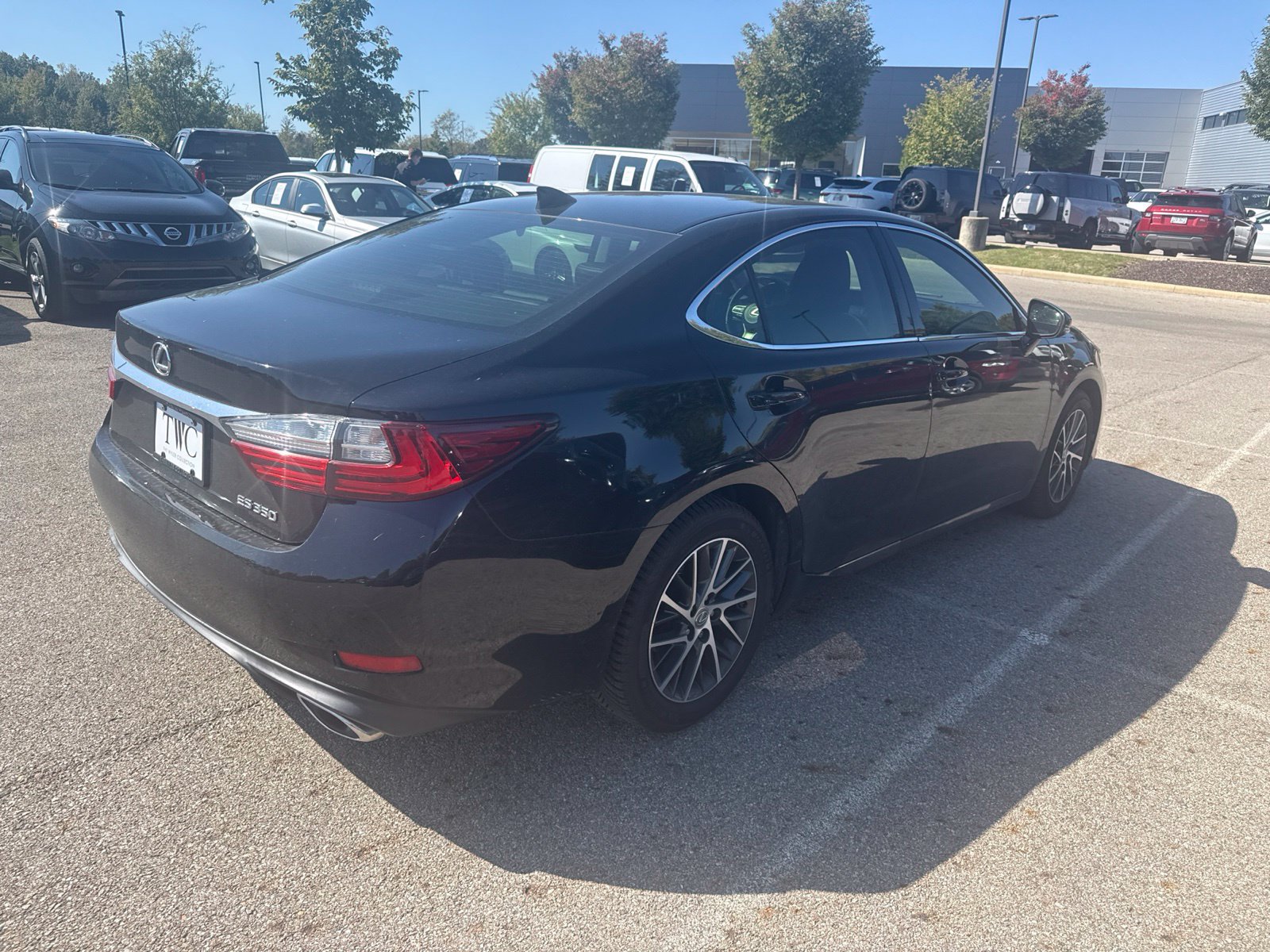 Used 2016 Lexus ES 350 w/ Luxury Package w/Wood Trim FWD image 5