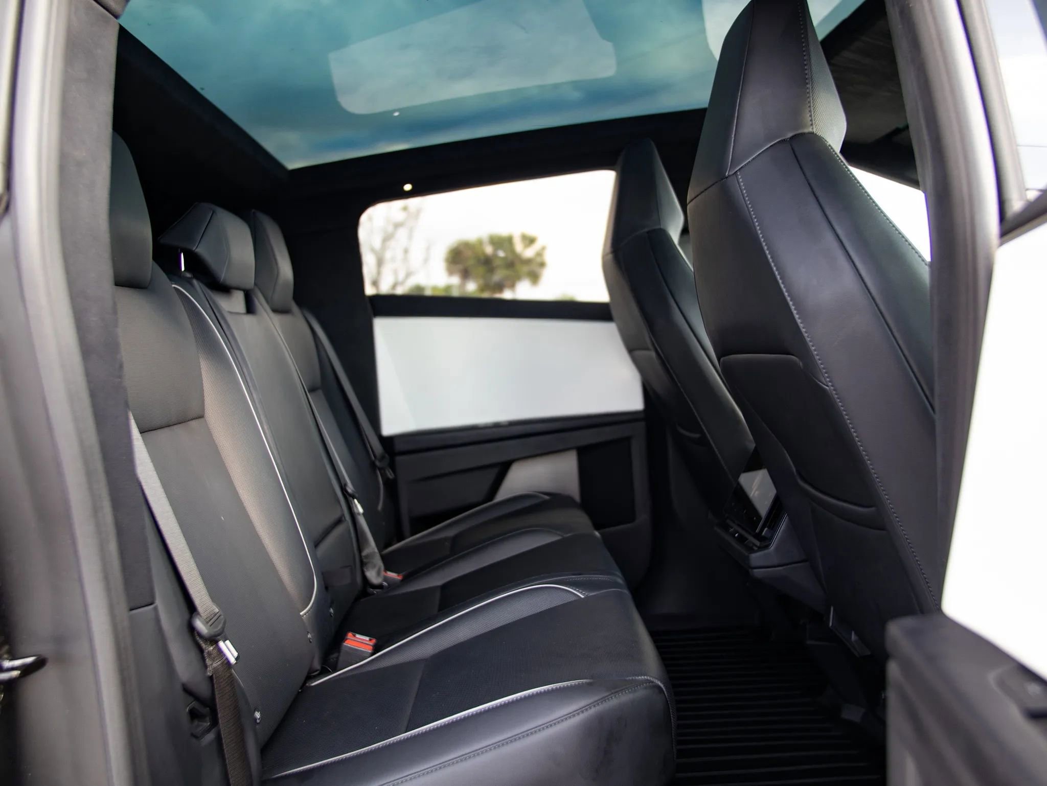 Used 2024 Tesla Cybertruck Cyberbeast image 26