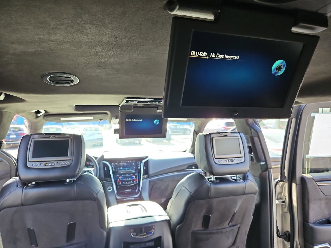 Used 2017 Cadillac Escalade ESV Platinum image 40