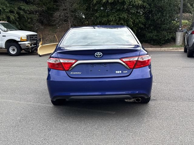 Used 2015 Toyota Camry SE w/ Moonroof Package FWD image 3