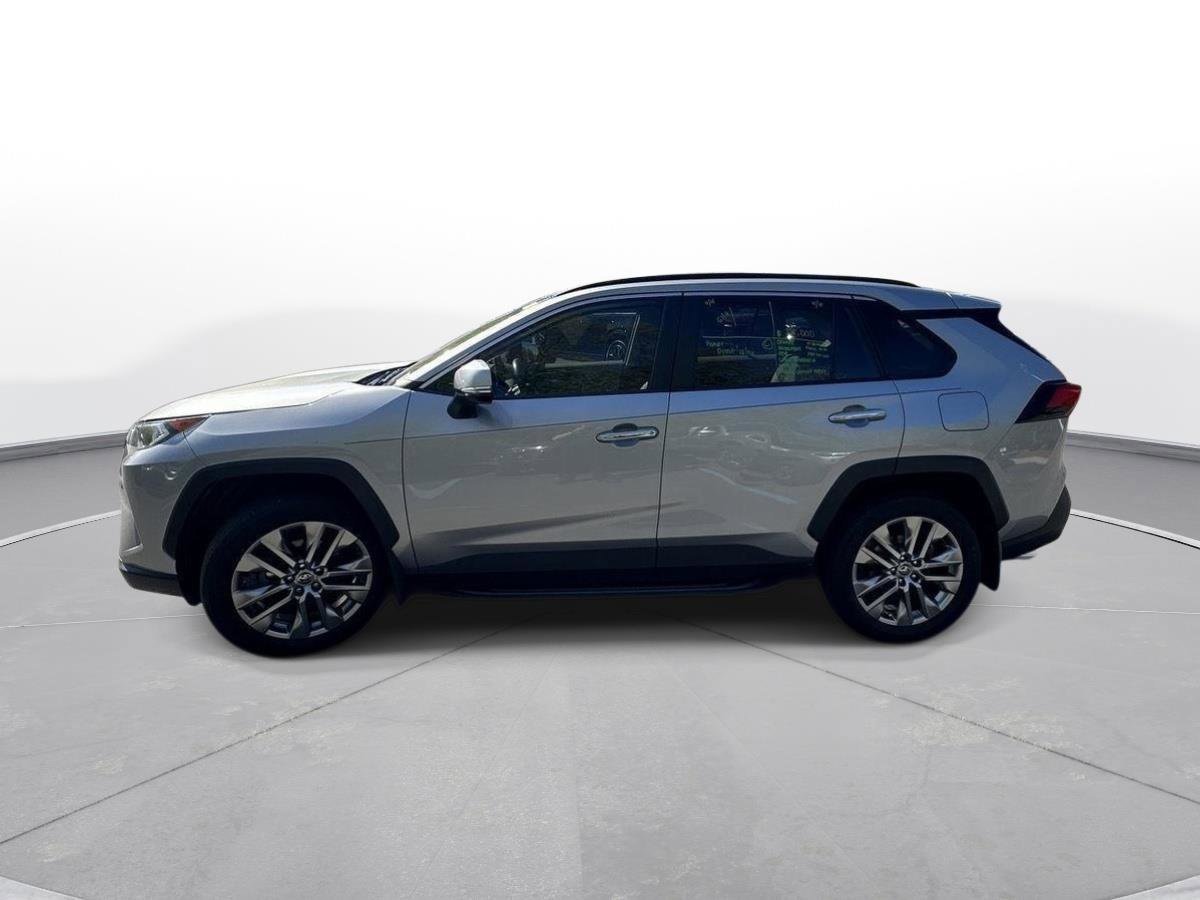 Used 2020 Toyota RAV4 Limited image 9