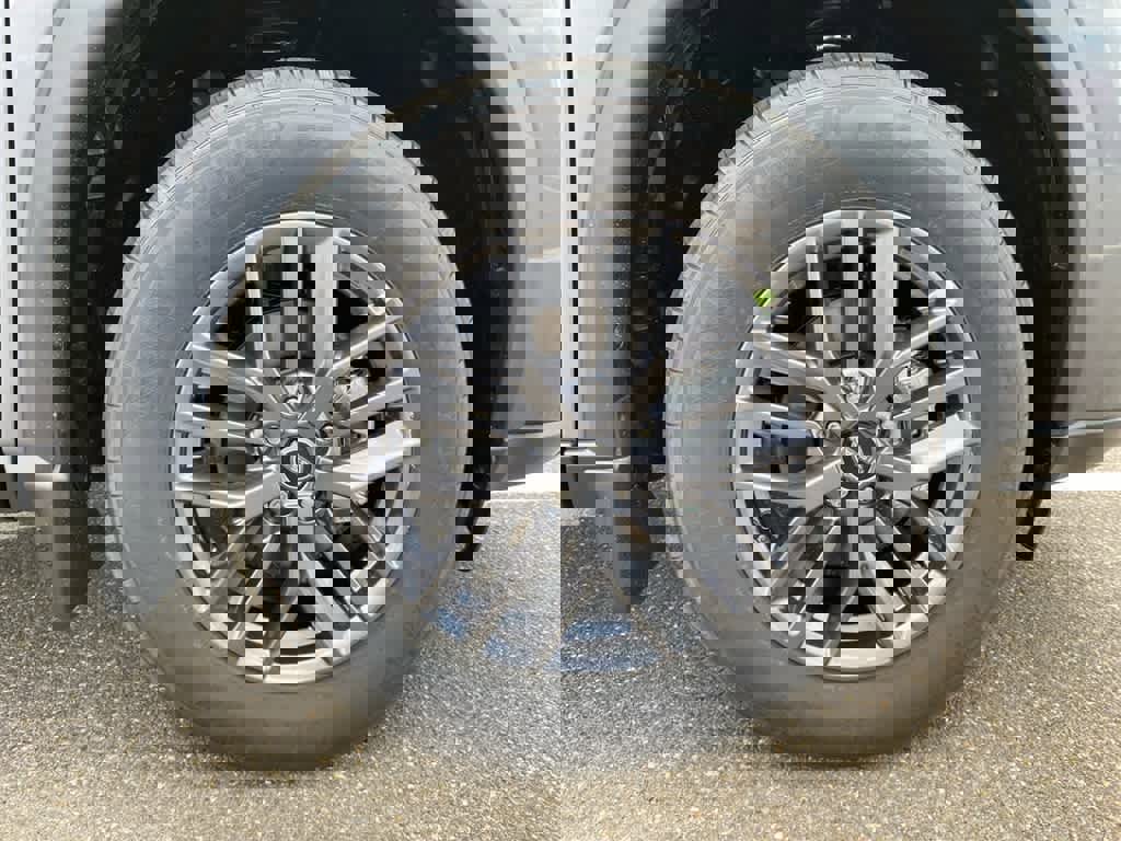 New 2026 Nissan Rogue S image 28