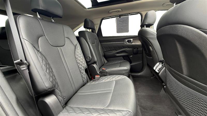 Used 2023 Kia Sorento SX AWD/4WD image 18