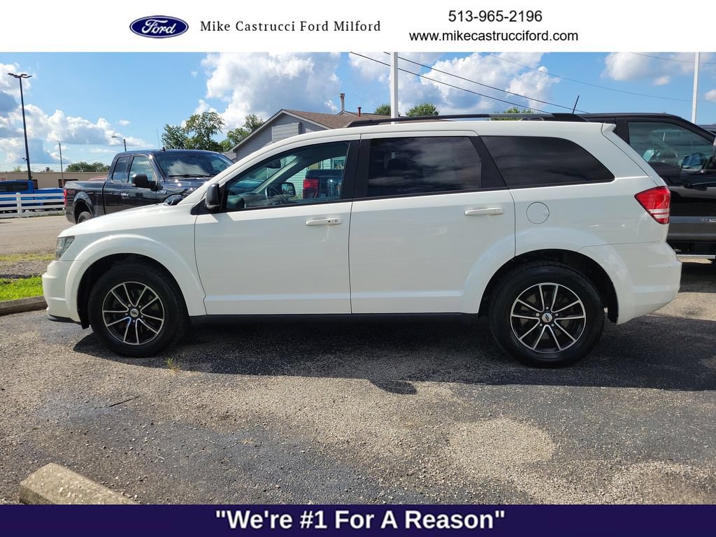 Used 2018 Dodge Journey SE w/ Connectivity Group FWD image 2