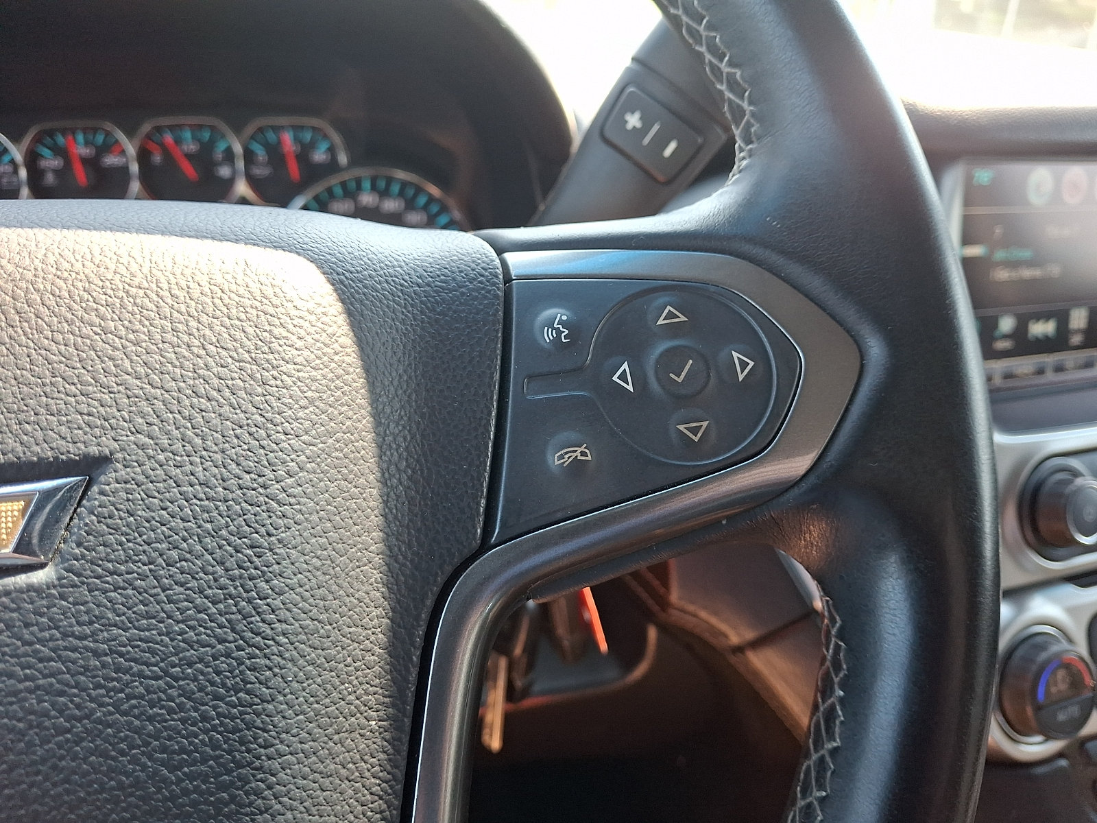 Used 2018 Chevrolet Suburban LS AWD/4WD image 21