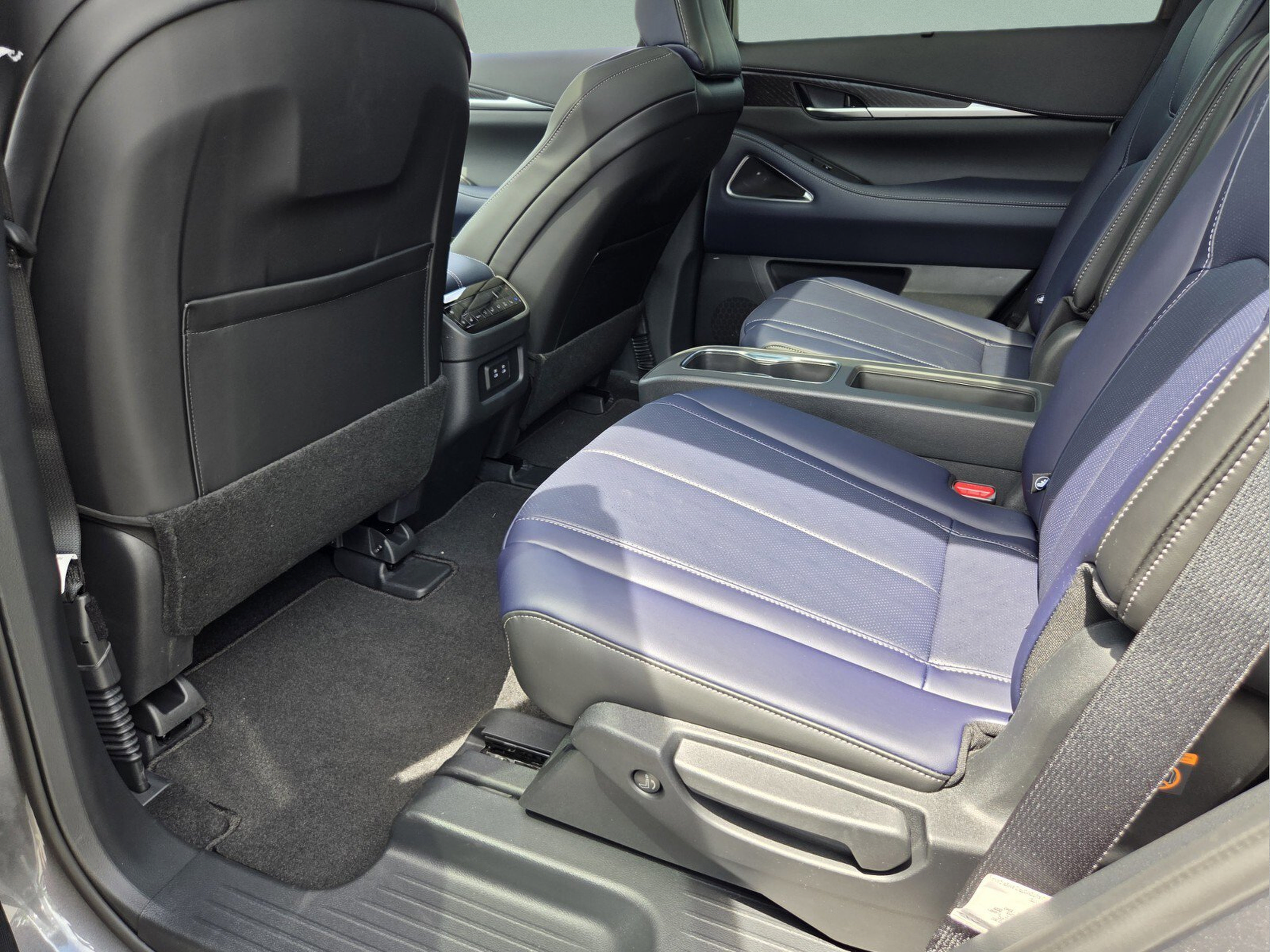 Certified 2026 INFINITI QX60 Sport w/ Dark Cargo Package AWD/4WD image 24