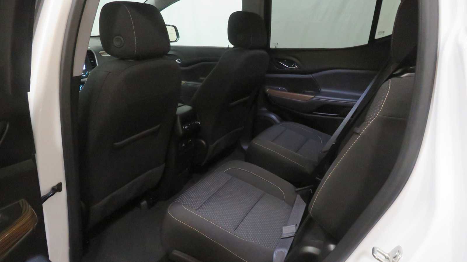 Used 2023 GMC Acadia SLE w/ Driver Convenience Package image 22