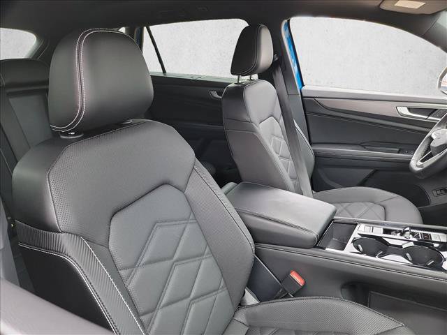 Used 2024 Volkswagen Atlas Cross Sport SE w/ Panoramic Sunroof Package FWD image 12