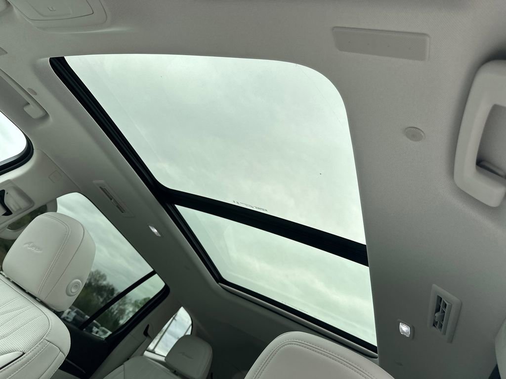 New 2026 Buick Enclave Avenir w/ Super Cruise Package image 31