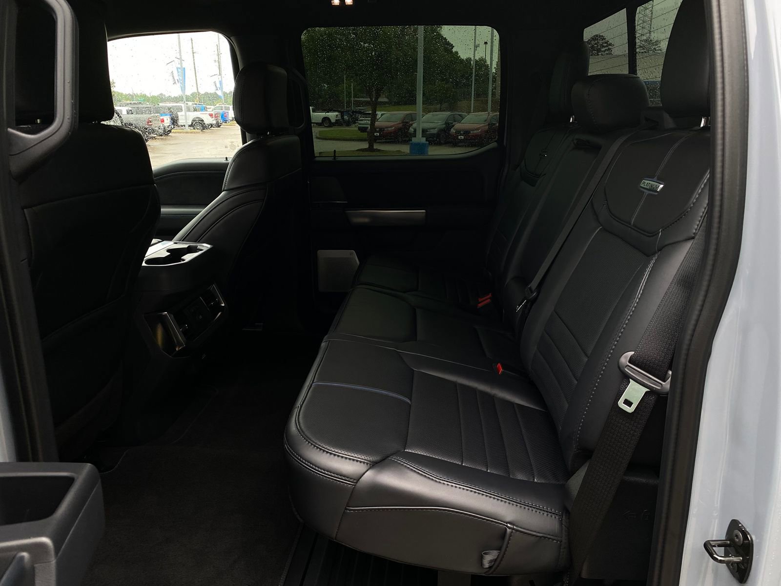 Used 2025 Ford F250 Platinum w/ FX4 Off-Road Package image 29