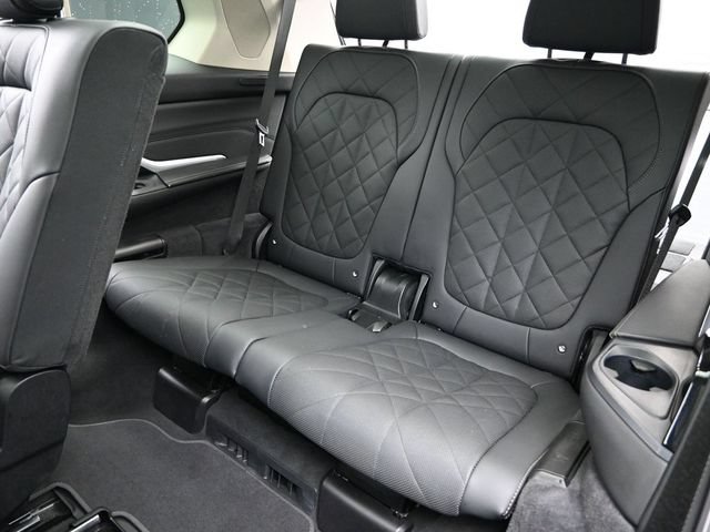 Used 2024 BMW X7 xDrive40i AWD/4WD image 18