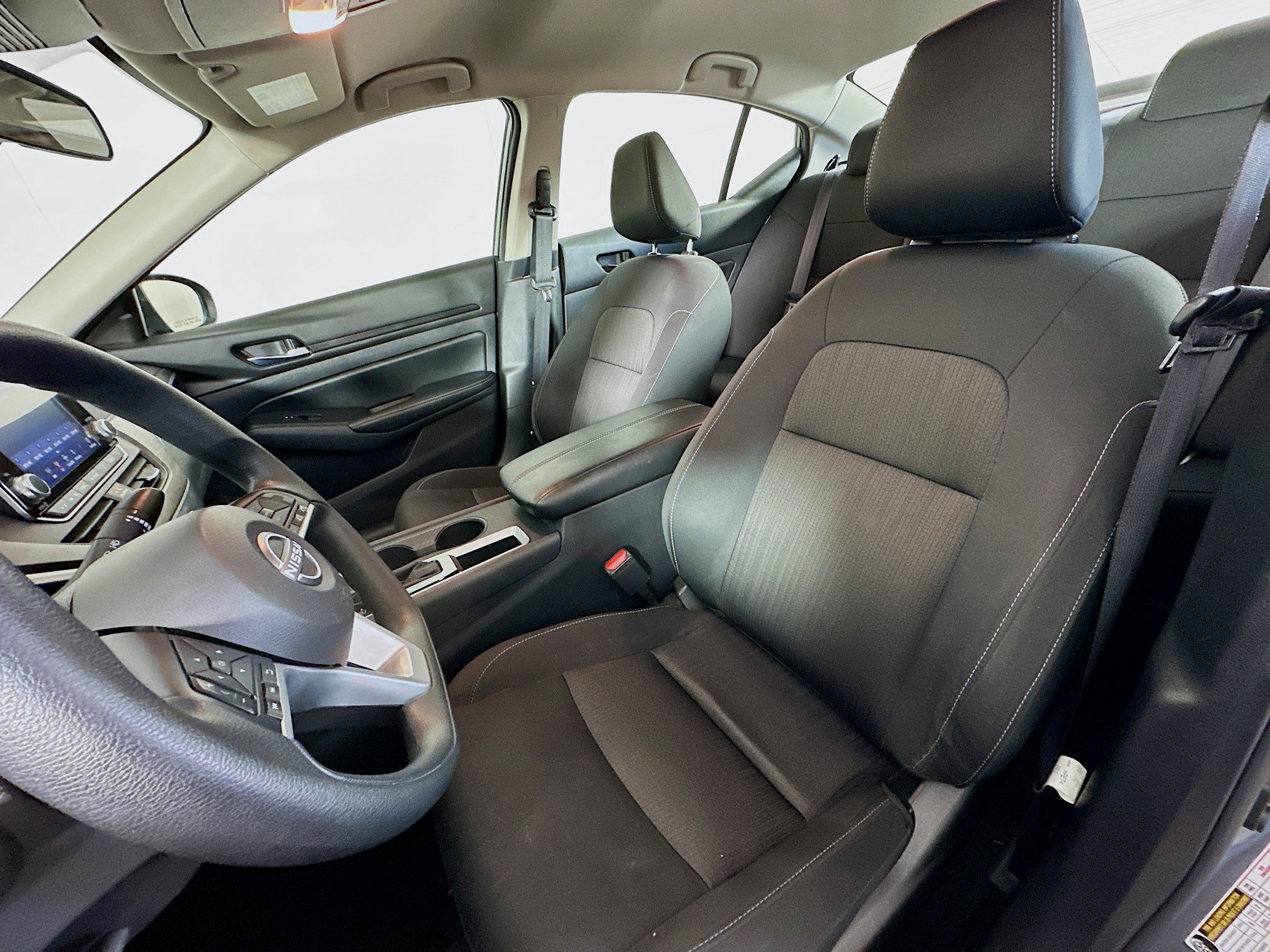 Used 2025 Nissan Altima 2.5 SV image 13