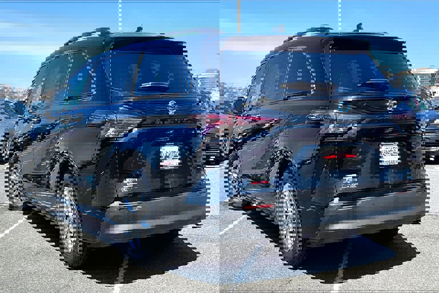 Used 2025 Toyota Sienna XLE w/ XLE Plus Package image 11