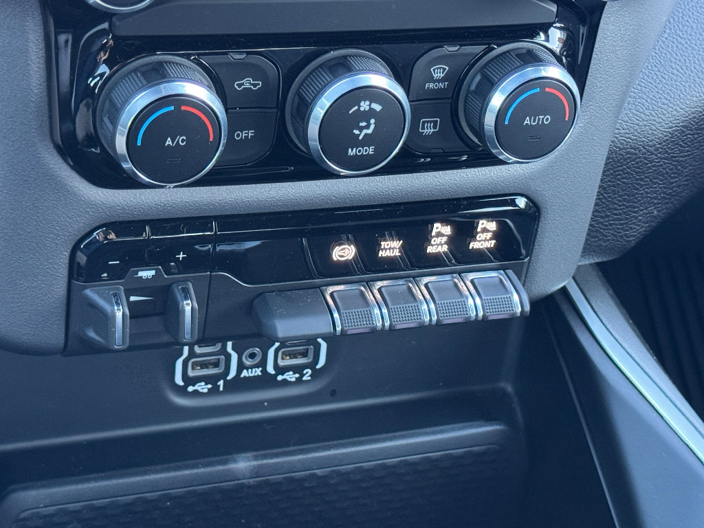 Used 2024 RAM 2500 Lone Star w/ Sport Appearance Package image 16