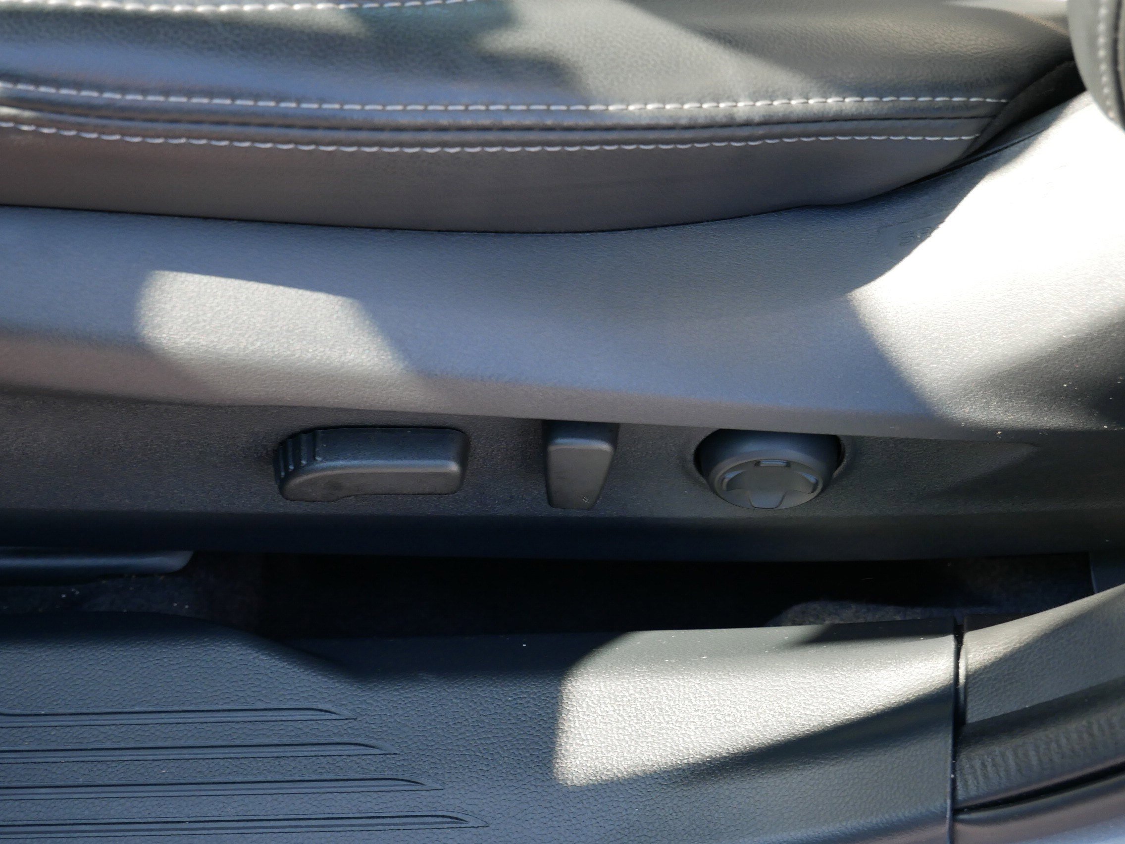 Certified 2025 Subaru Outback Limited image 19