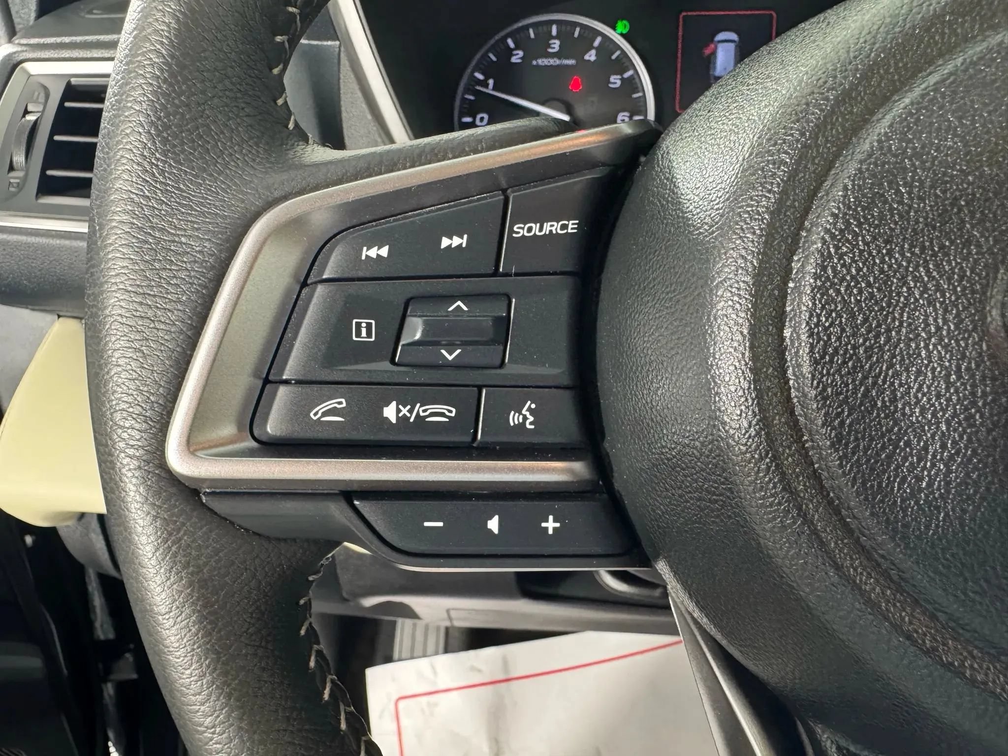 Used 2024 Subaru Ascent Limited w/ Technology Package AWD/4WD image 15