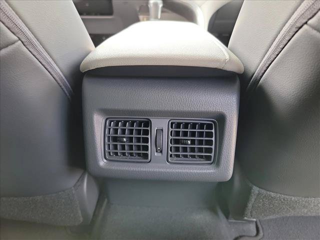 Used 2020 Toyota Camry XLE FWD image 15