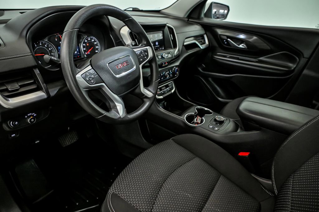Used 2022 GMC Terrain SLE w/ Driver Convenience Package image 11