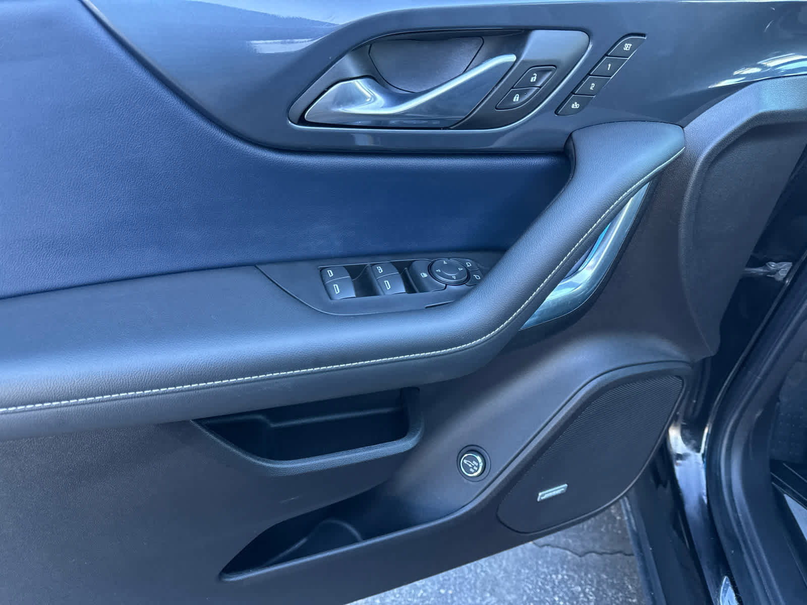 Used 2024 Chevrolet Blazer RS w/ Driver Confidence II Package image 18