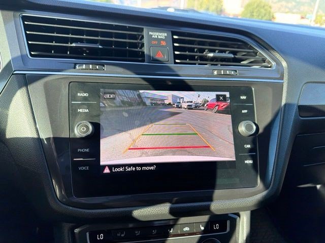 Used 2021 Volkswagen Tiguan SEL Premium R-Line w/ 3rd Row Seat Package AWD/4WD image 20
