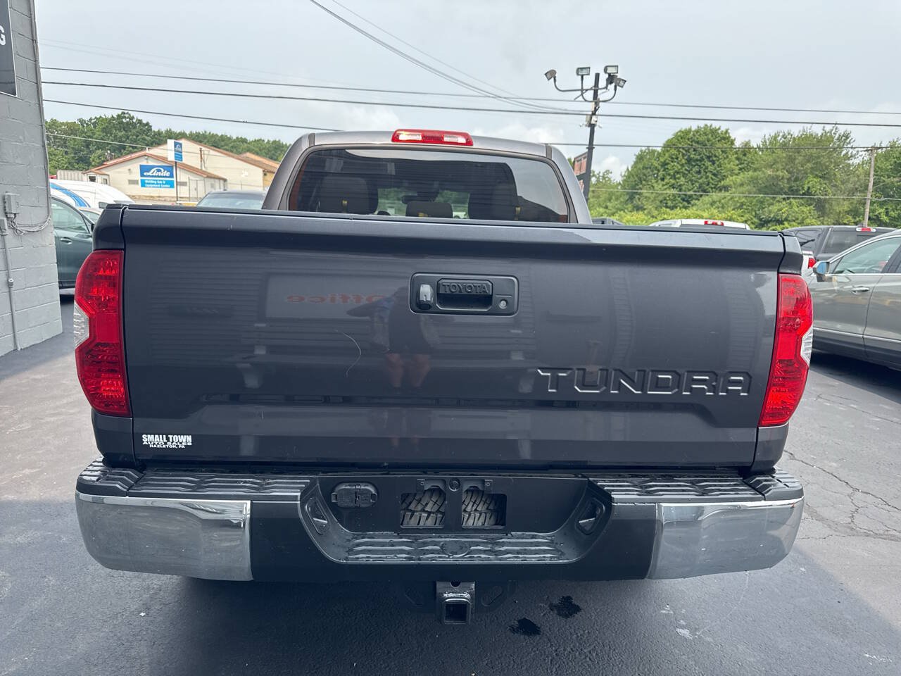 Used 2019 Toyota Tundra SR5 w/ TRD Off Road Package AWD/4WD image 33