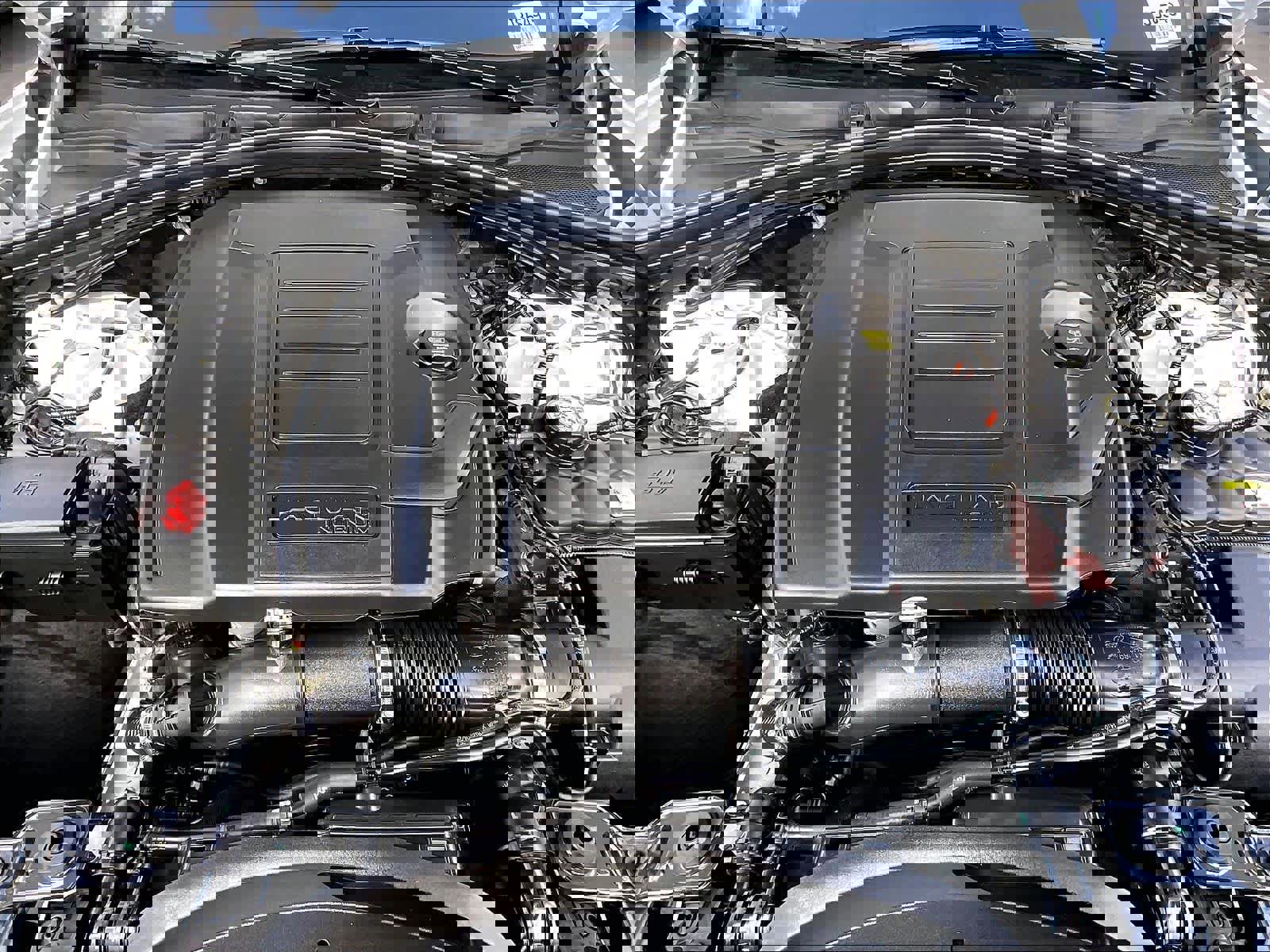 Used 2025 Jaguar F-PACE R-Dynamic S image 12