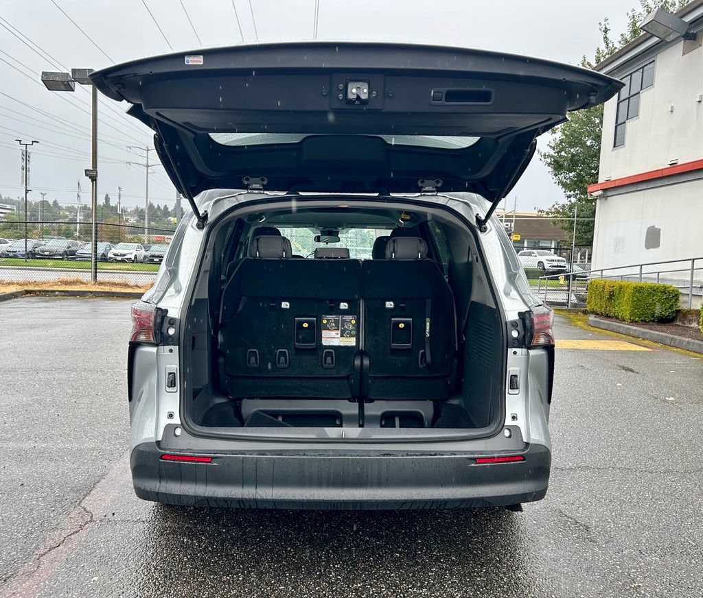 Certified 2024 Toyota Sienna LE AWD/4WD image 29