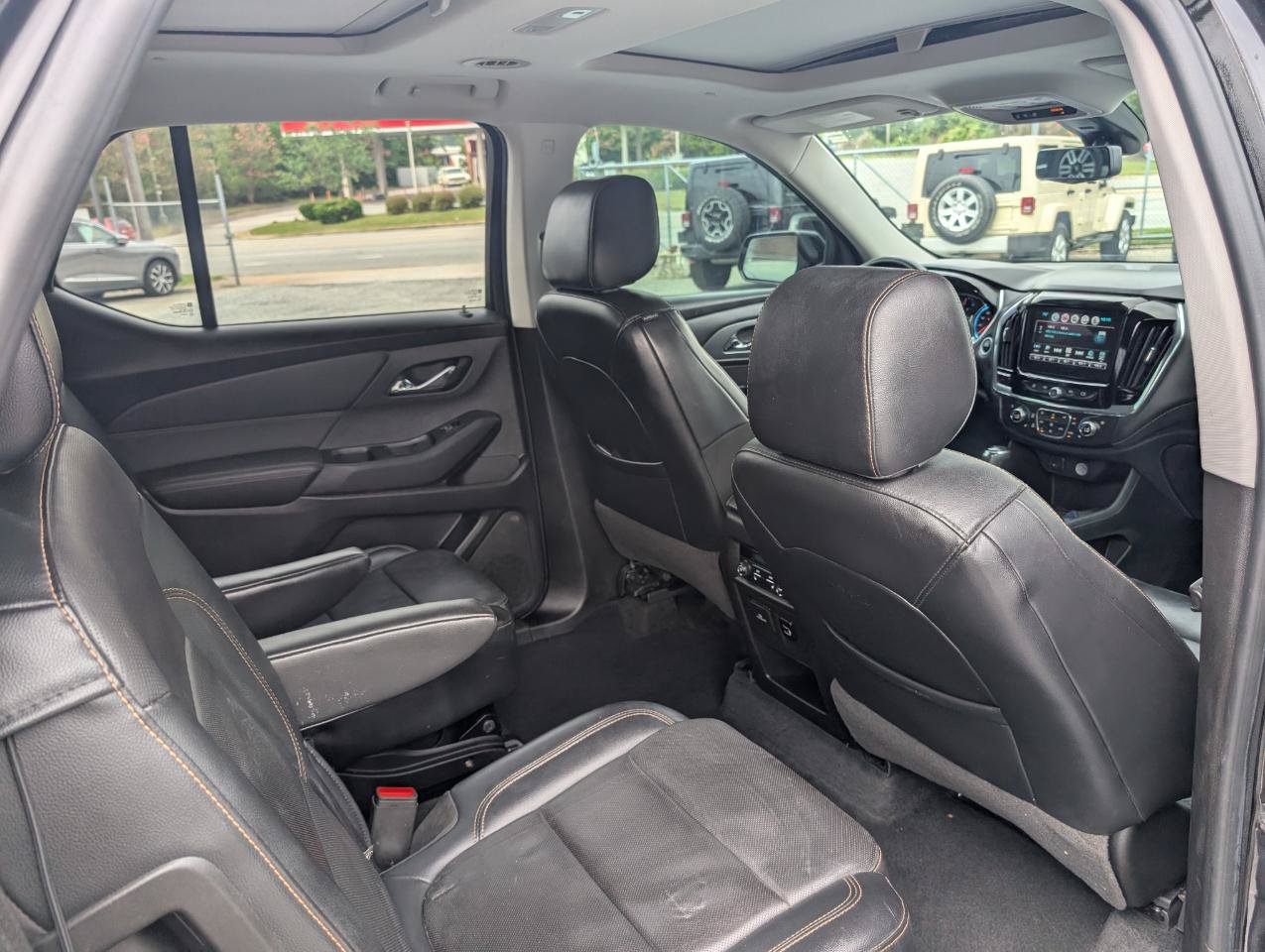 Used 2018 Chevrolet Traverse Premier w/ Redline Edition FWD image 22