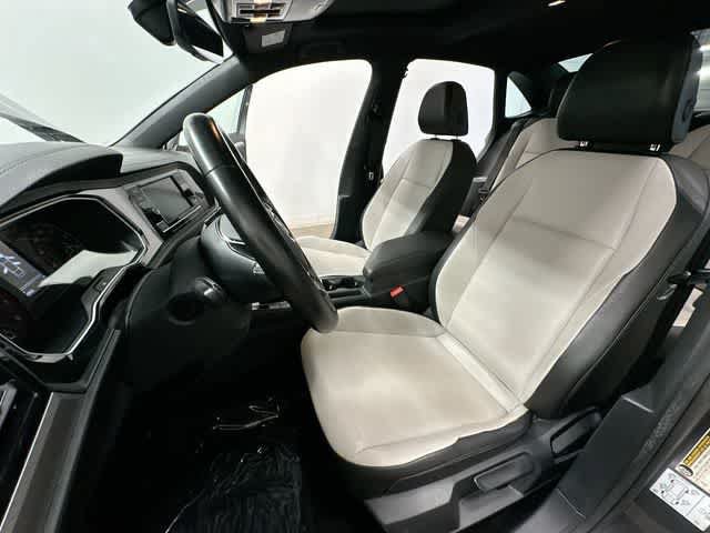 Used 2019 Volkswagen Jetta R-Line w/ R-Line Cold Weather Package FWD image 17