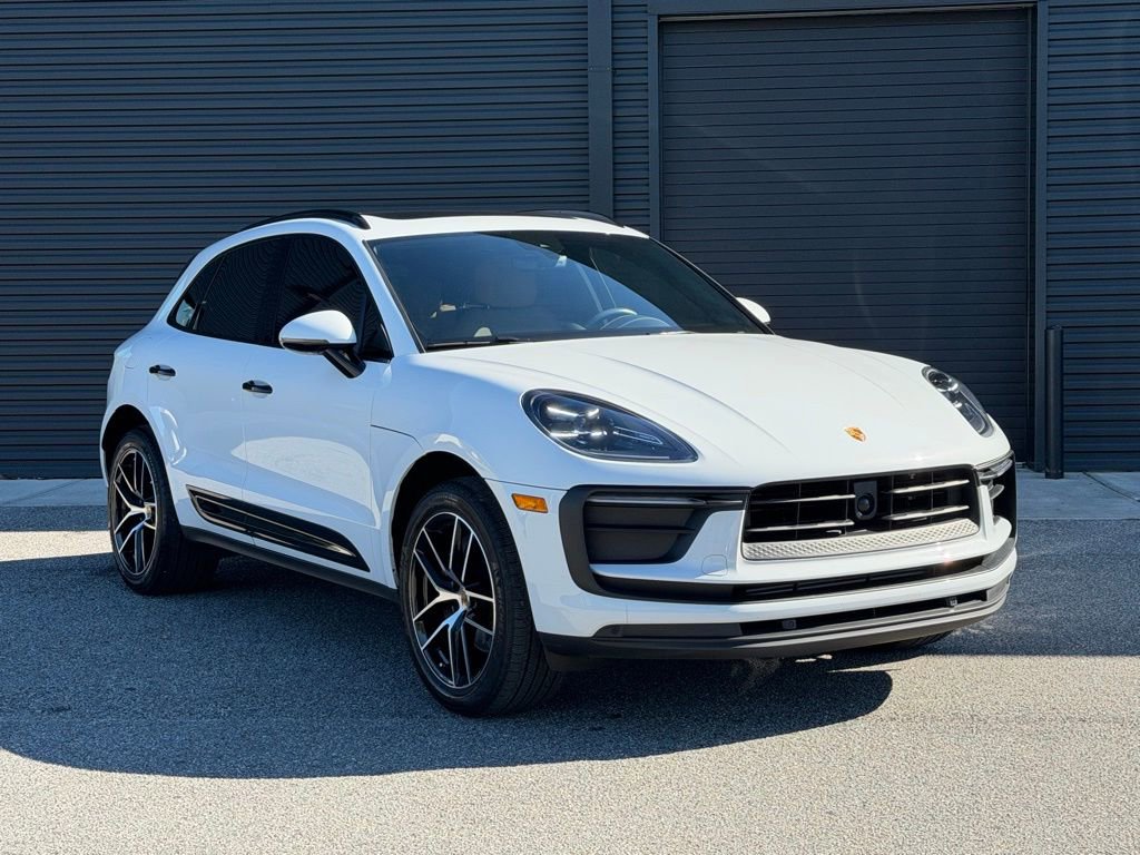 Certified 2023 Porsche Macan image 23