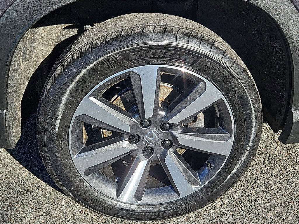 Used 2024 Honda Pilot Touring image 9