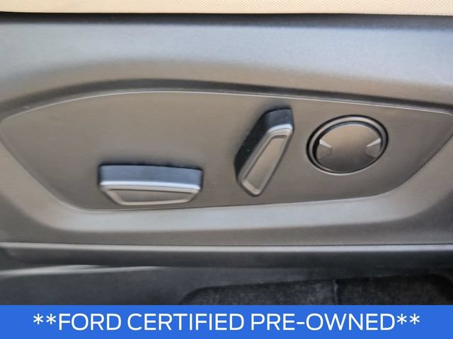 Used 2023 Ford Explorer XLT AWD/4WD image 19