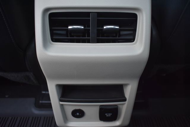 Used 2023 Ford Edge Titanium w/ Class II Trailer Tow Package image 38