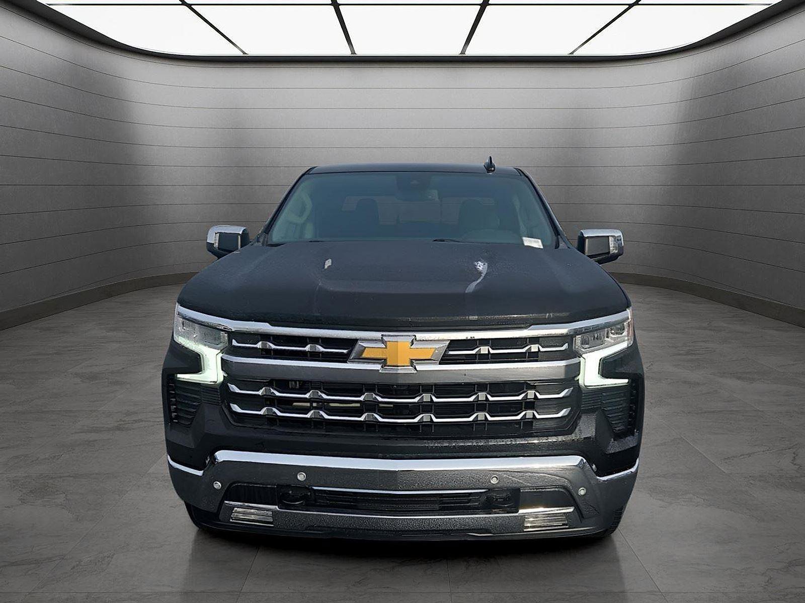 Used 2025 Chevrolet Silverado 1500 LTZ w/ LTZ Convenience Package II image 1