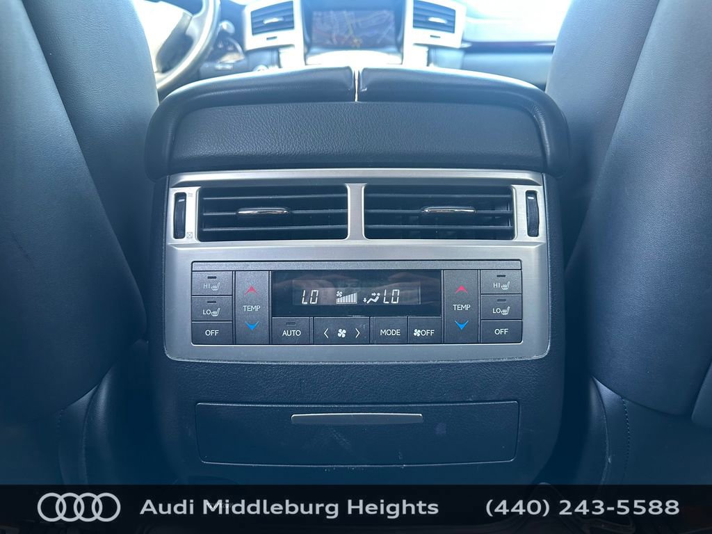 Used 2013 Lexus LX 570 4WD w/ Luxury Pkg w/Pre-crash image 11