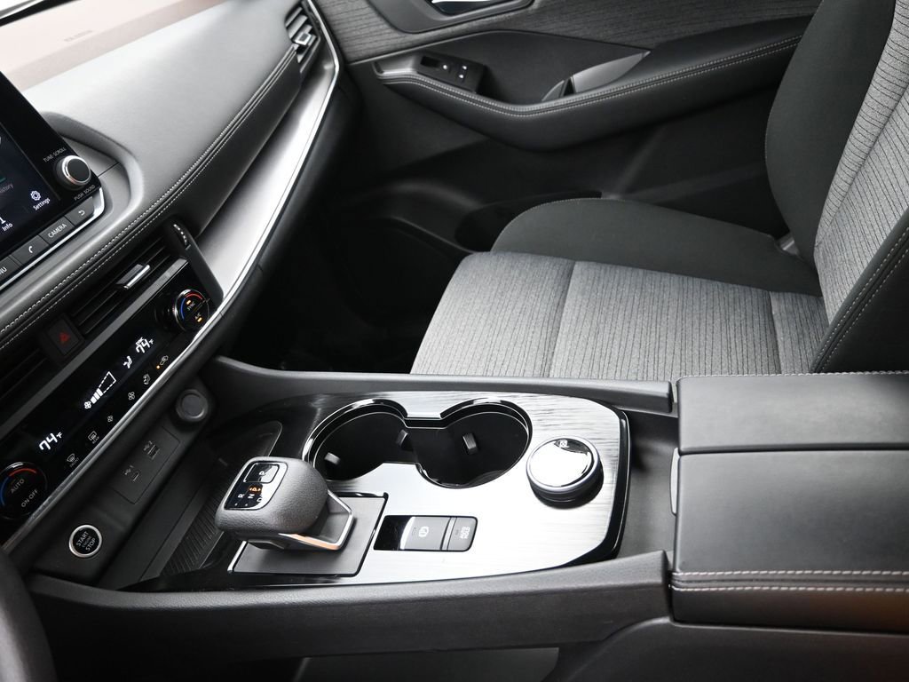 Used 2023 Nissan Rogue SV image 20