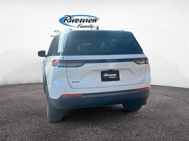 New 2026 Jeep Grand Cherokee Altitude image 4