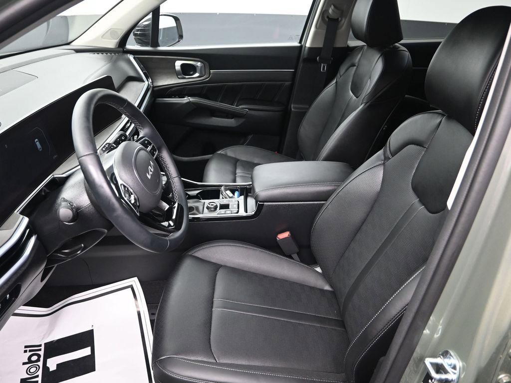 Used 2025 Kia Sorento SX AWD/4WD image 14